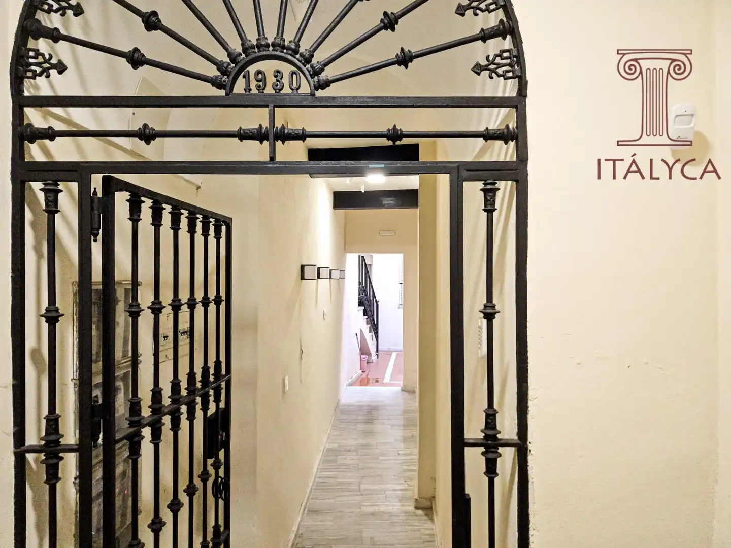 Ático en venta en Sevilla con Aire acondicionado, Terraza y Amueblado