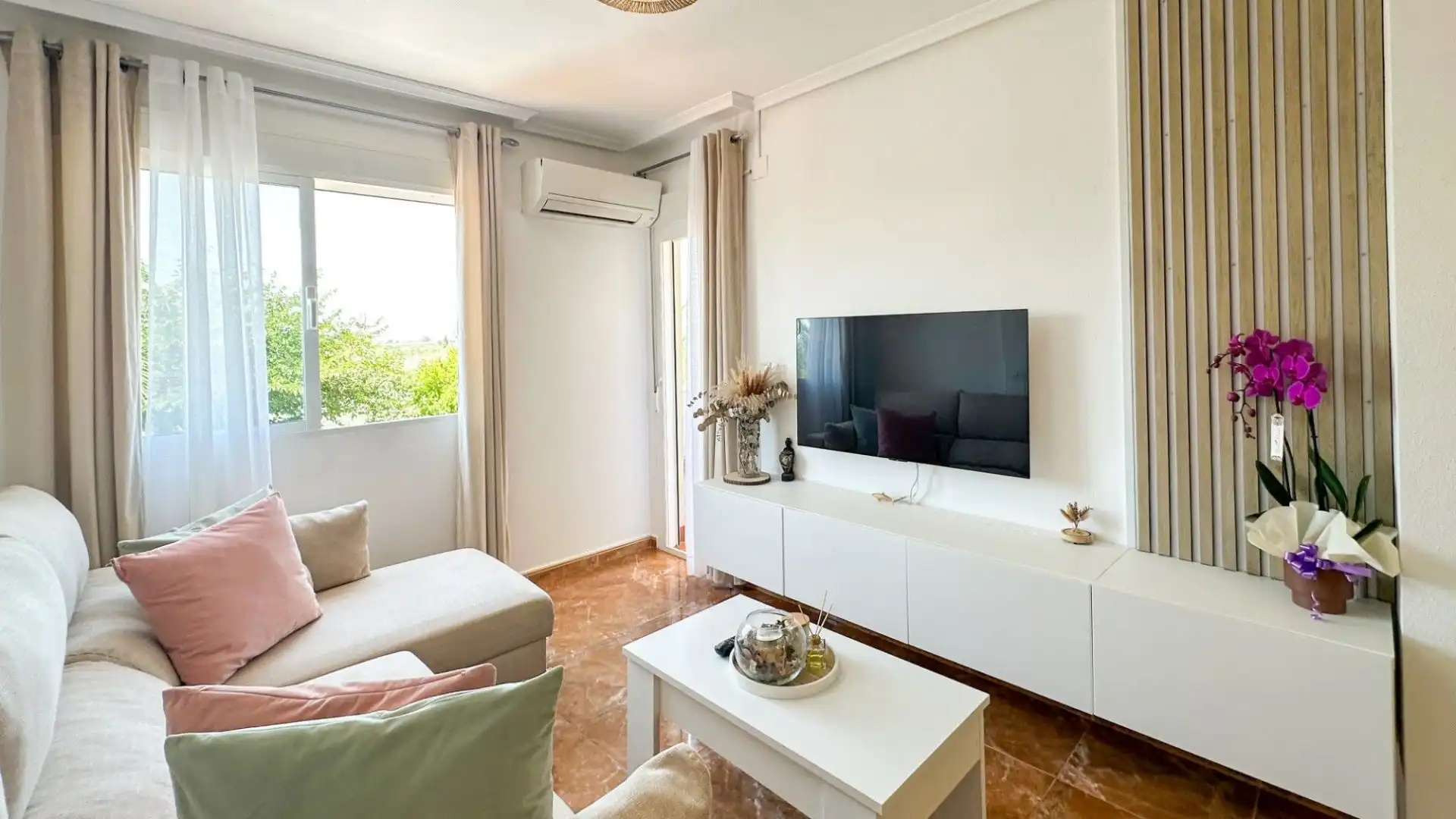 Apartment with pool for sale in Puerto Deportivo