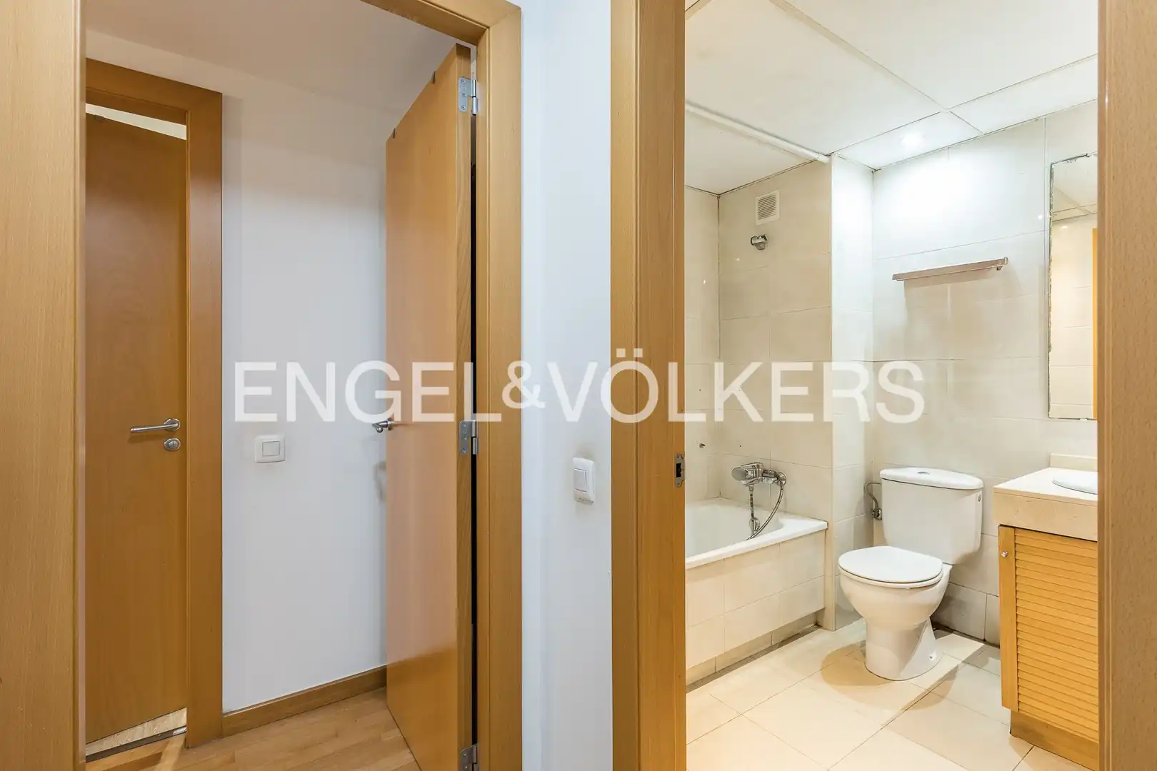 Flat for sale in Sabadell  with Air Conditioner, Heating and Parquet flooring