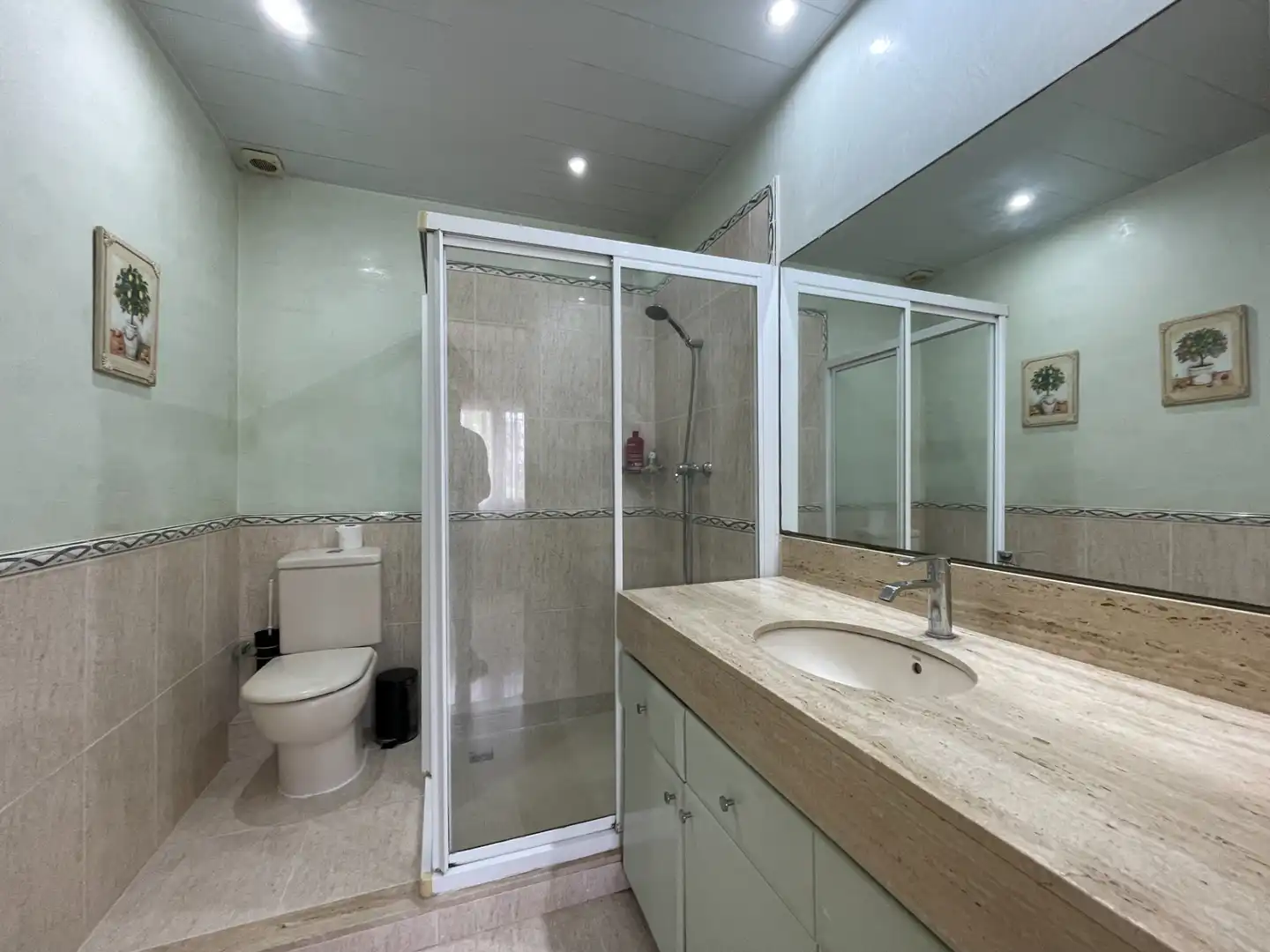 Bathroom of Houses for rent in Castelldefels  with Air Conditioner, Heating and Private garden