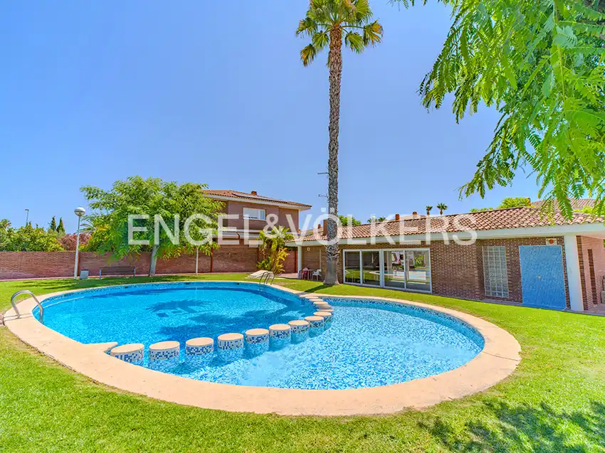 Casa bifamiliare con balcone in vendita a Carrer Pintor el Greco 8, imagen 47