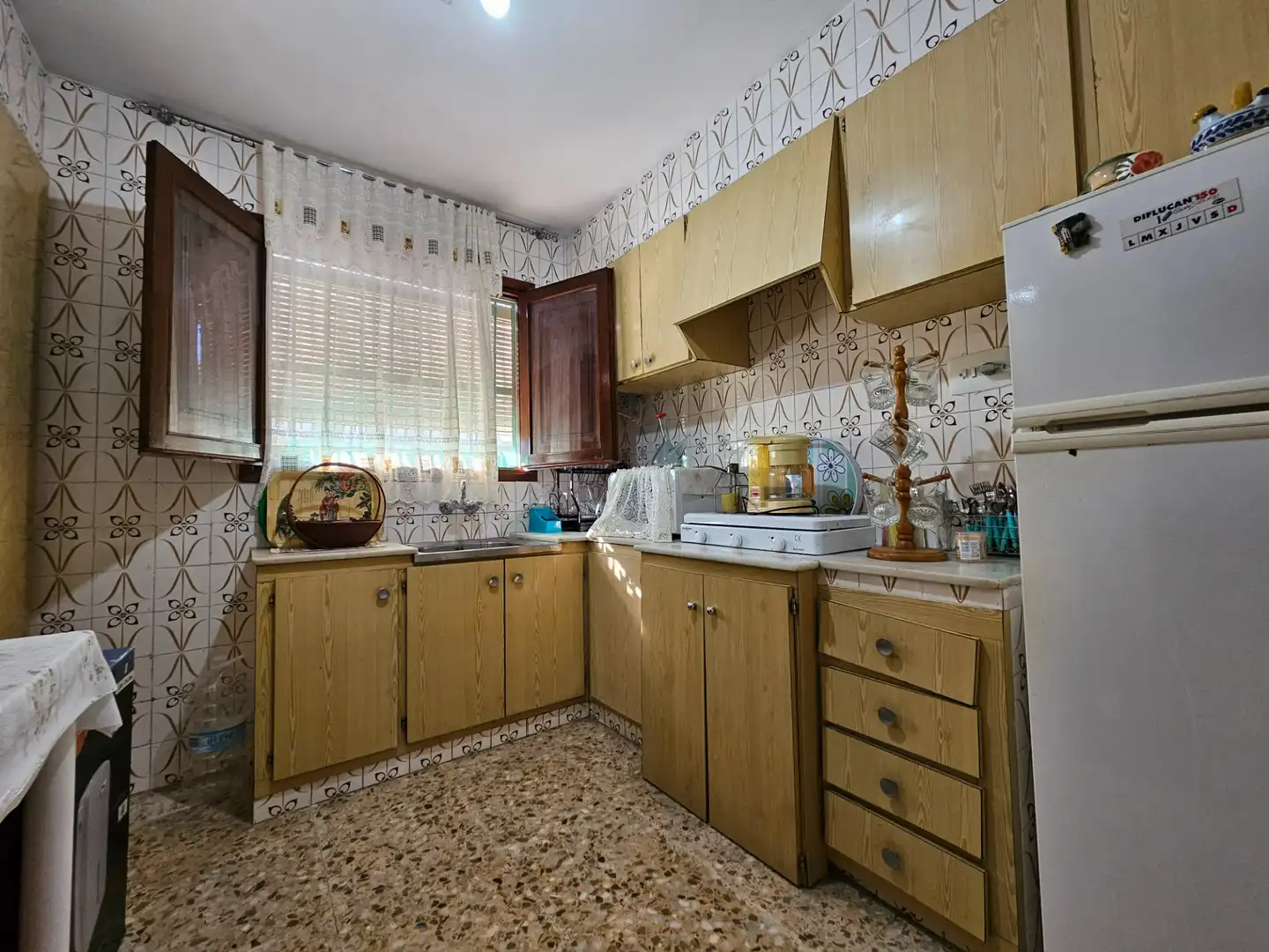 Cuina de Casa o xalet en venda en Oliva amb Jardí privat, Piscina i Moblat