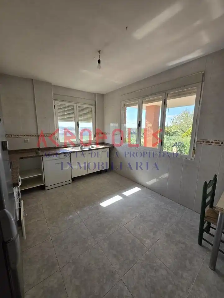 Houses for sale in Villares de Órbigo  with Heating