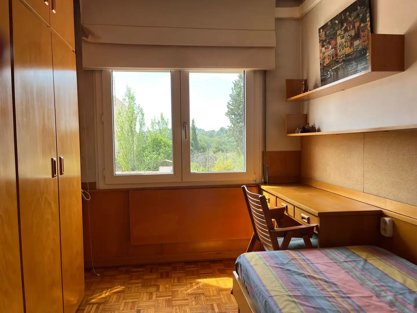 Habitación de Casa adosada en venta en Esparreguera con Calefacción, Trastero y Amueblado