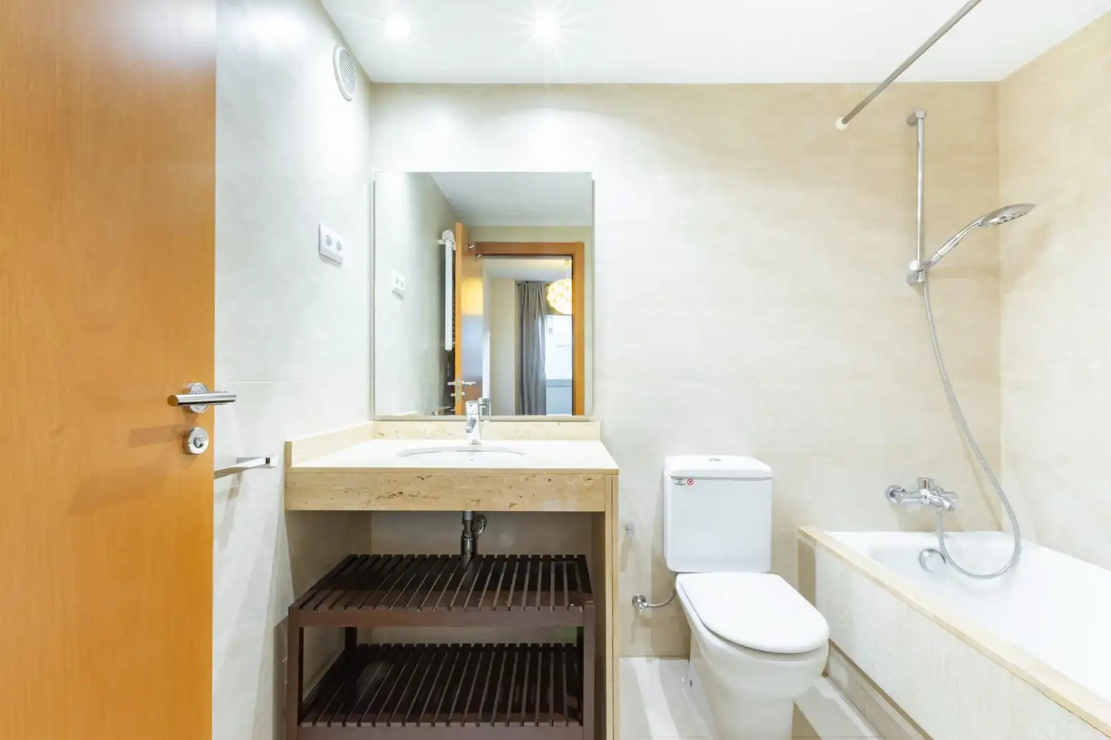 Bathroom of Flat for rent in Sant Cugat del Vallès  with Private garden, Parquet flooring and Terrace