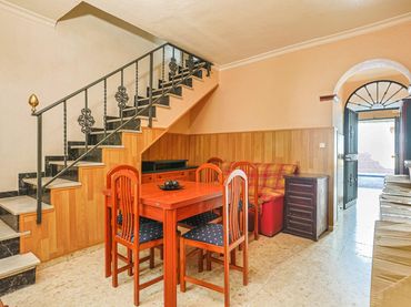 Casa con balcón en venta en Calle MADRE DE LA IGLESIA