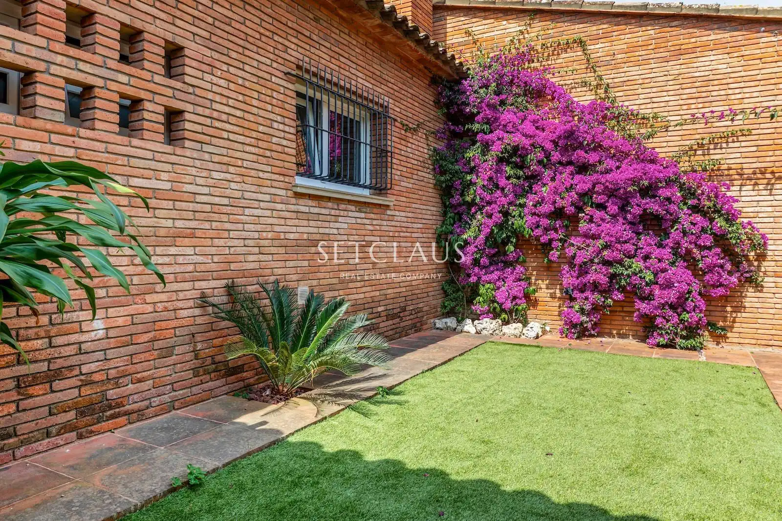 Garden of Houses for sale in Premià de Dalt  with Air Conditioner, Heating and Private garden