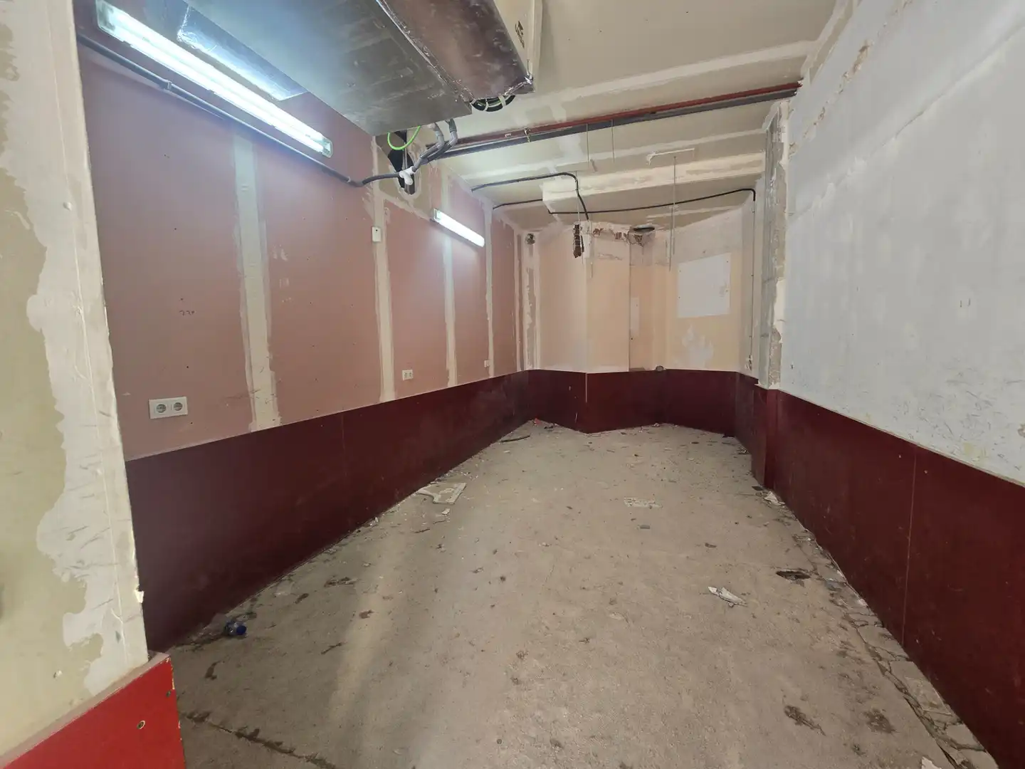 Commercial properties for sale in Alcorcón  with Air Conditioner