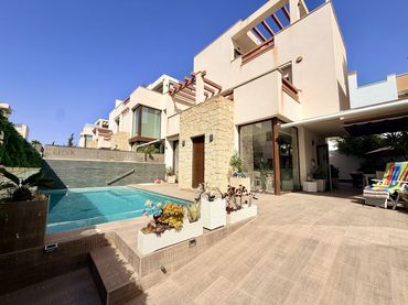 Casa con balcone in vendita a Ciudad Quesada