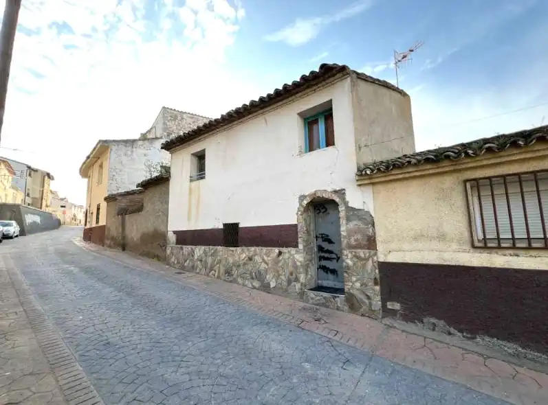 House for sale in Calle Juliana Larena