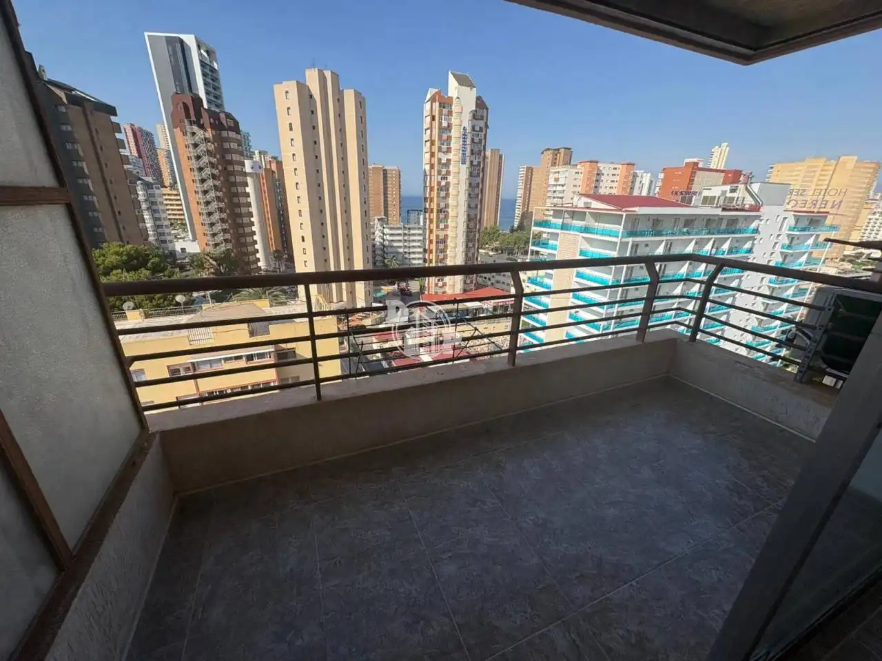 Terrasse von Wohnung zum Verkauf in Benidorm mit Klimaanlage und Gemeinschaftspool