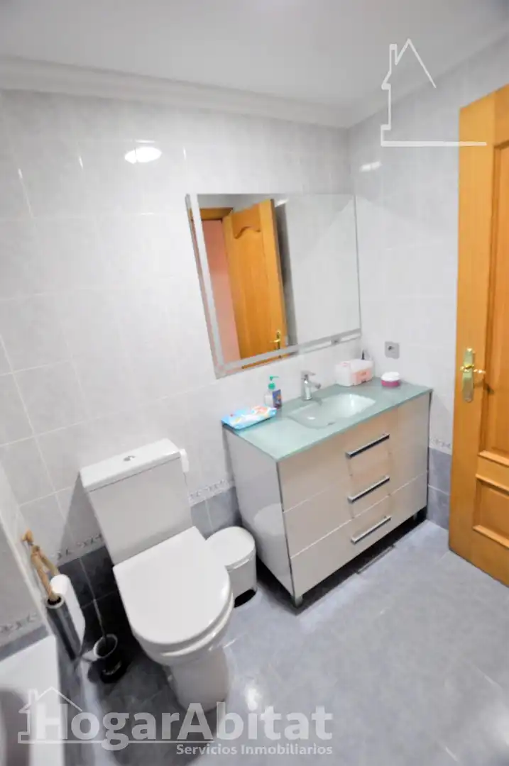 Baño de Piso en venta en Manises con Aire acondicionado, Calefacción y Trastero