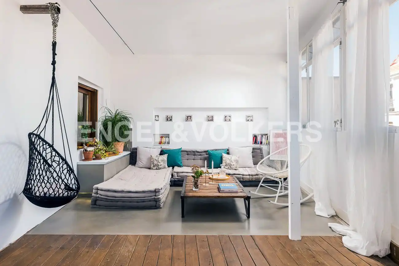 Sala de estar de Ático de alquiler en Madrid con Aire acondicionado, Calefacción y Terraza
