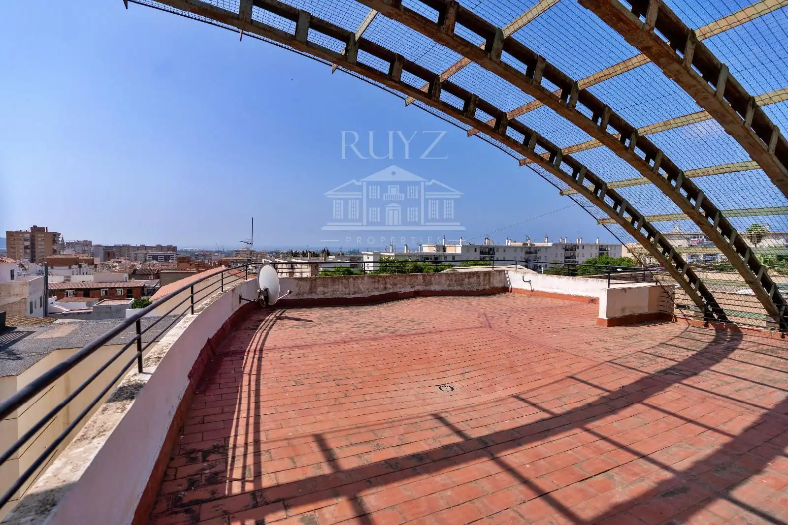 Terraza de Piso en venta en Motril con Aire acondicionado, Calefacción y Trastero