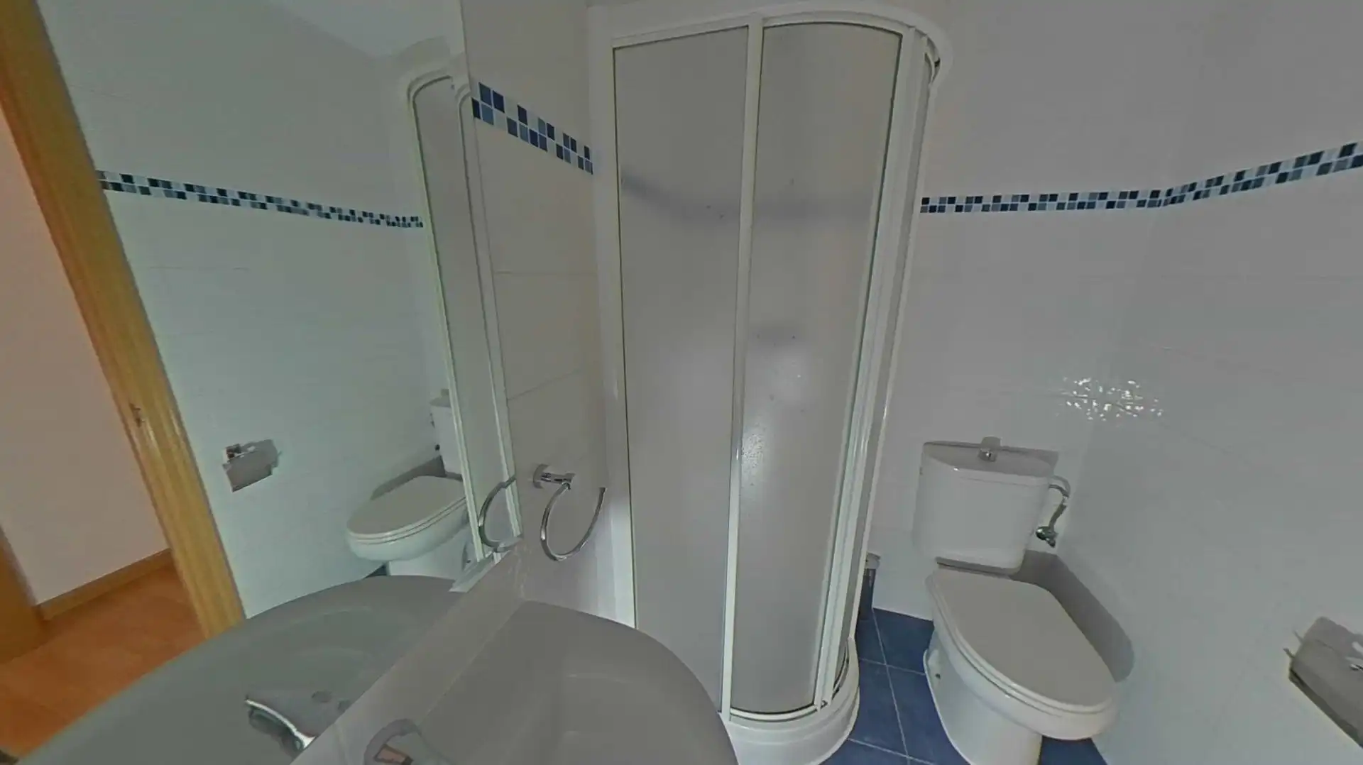 Baño de Piso en venta en Pinto con Trastero y Piscina comunitaria