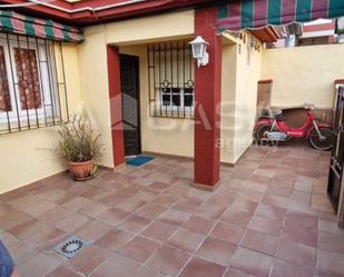 Vista exterior de Casa o xalet en venda en Sanlúcar de Barrameda amb Terrassa