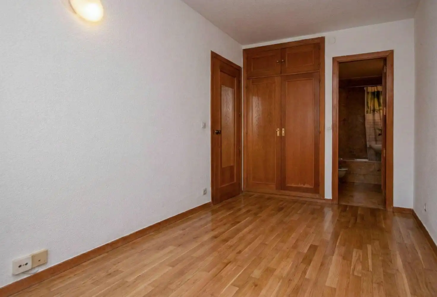 Habitación de Piso en venta en Madrid con Calefacción y Terraza