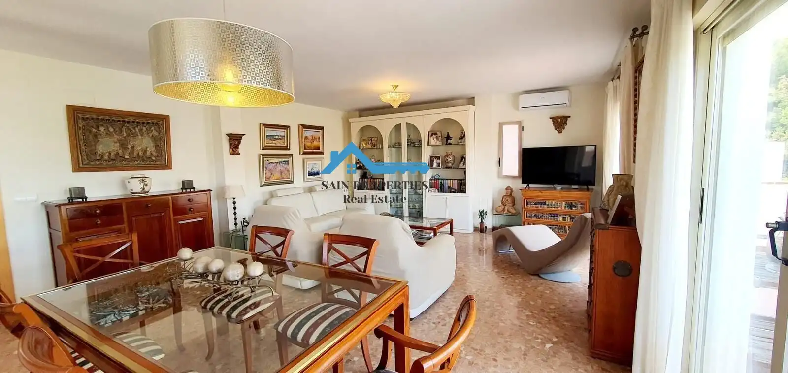 Living room of Detached homes for sale in L'Alfàs del Pi  with Air Conditioner, Private garden and Storage room