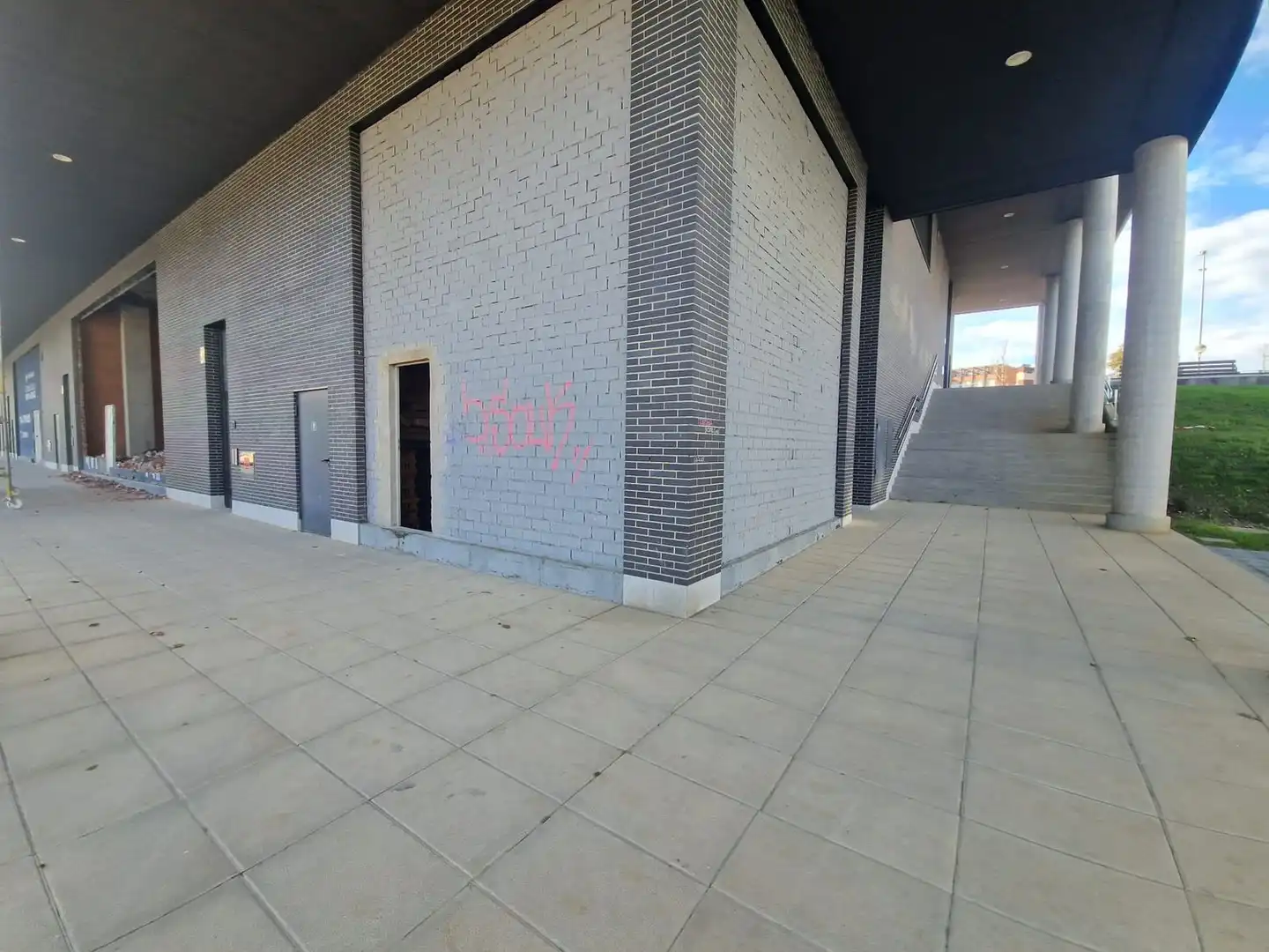 Vista exterior de Nave industrial de alquiler en Barakaldo 