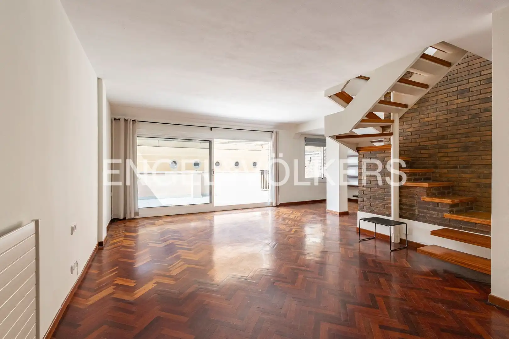 Vista exterior de Ático de alquiler en Barcelona con Aire acondicionado, Calefacción y Parquet
