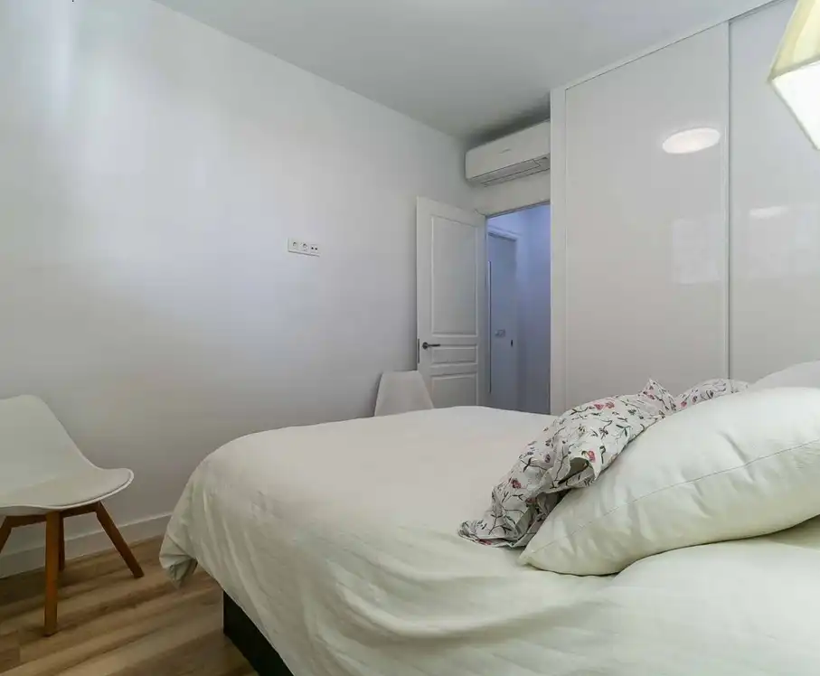 Schlafzimmer von Wohnung zum Verkauf in Fuengirola mit Möbliert, Ofen und Waschmaschine