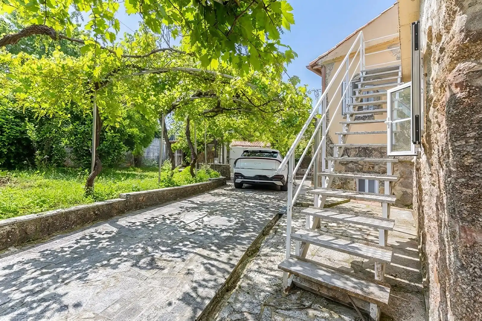 Vista exterior de Finca rústica en venda en Salvaterra de Miño amb Aire condicionat, Calefacció i Jardí privat