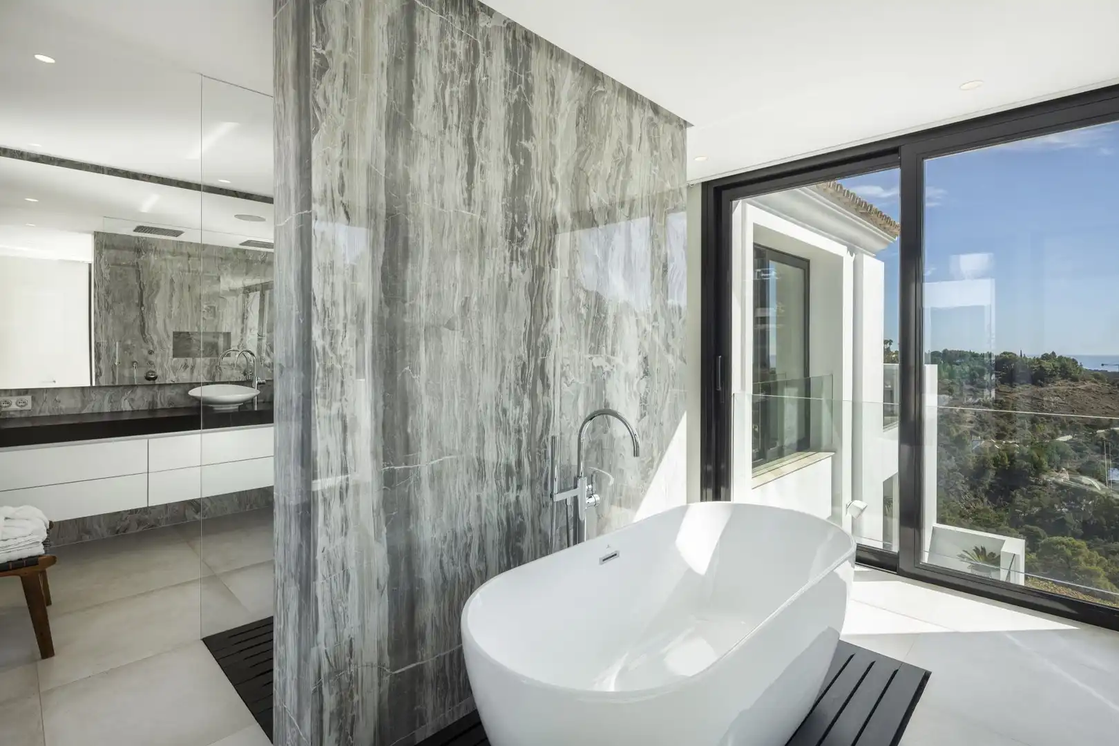 Villa mit Terrasse zum Verkauf in Lugar Urbanizacion el Madroñal, imagen 13