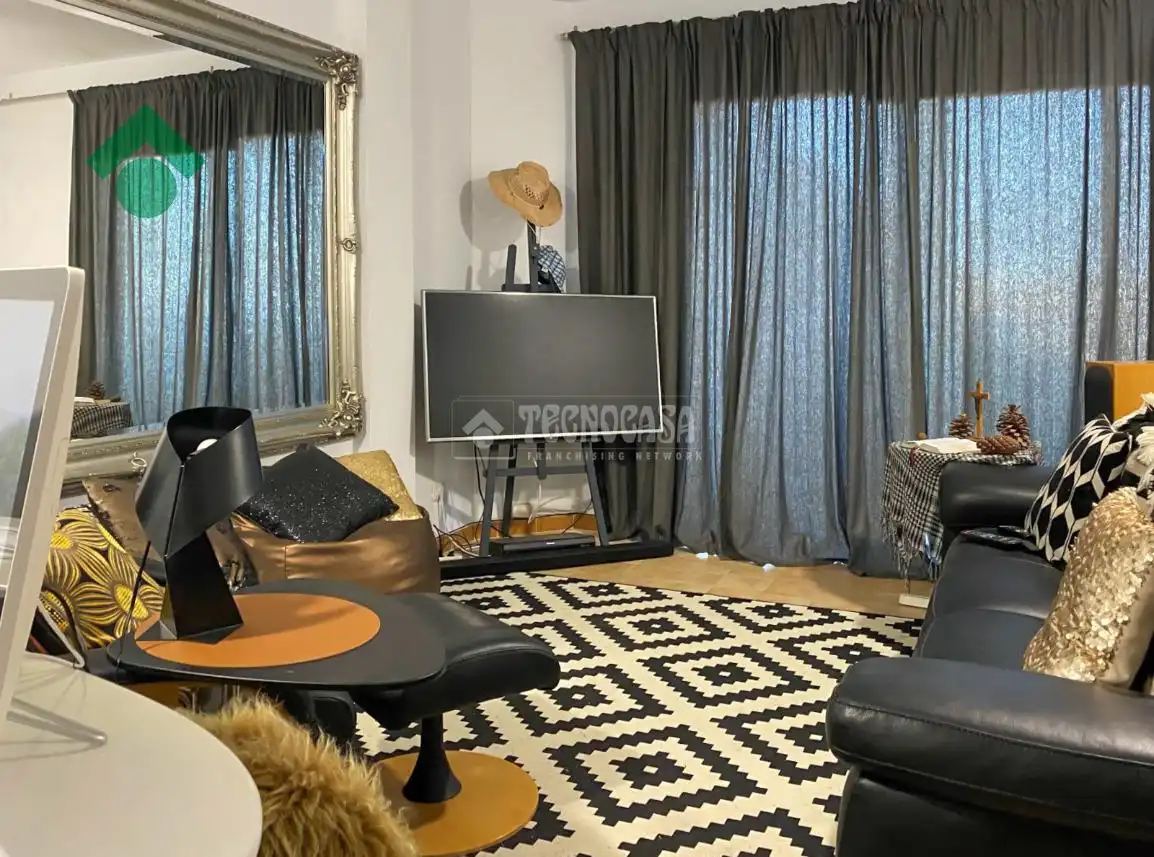 Living room of Flat for sale in Almuñécar  with Furnished, Balcony and Community pool