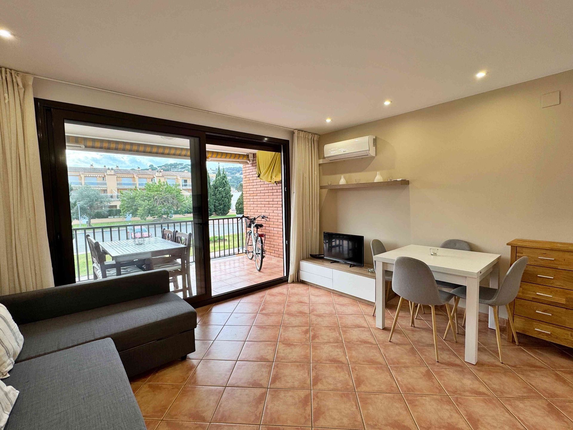 Vista exterior de Apartament en venda en Calonge i Sant Antoni amb Aire condicionat, Calefacció i Terrassa