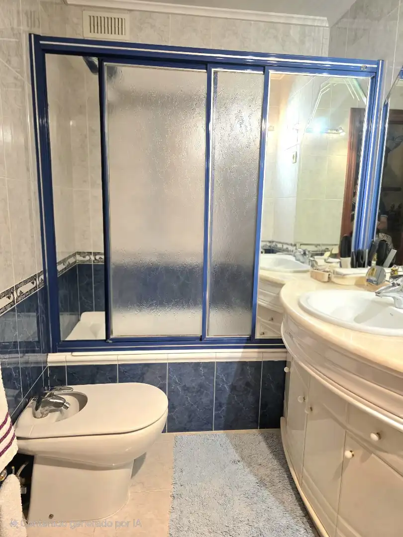 Baño de Casa adosada en venta en Castro-Urdiales con Calefacción, Jardín privado y Terraza