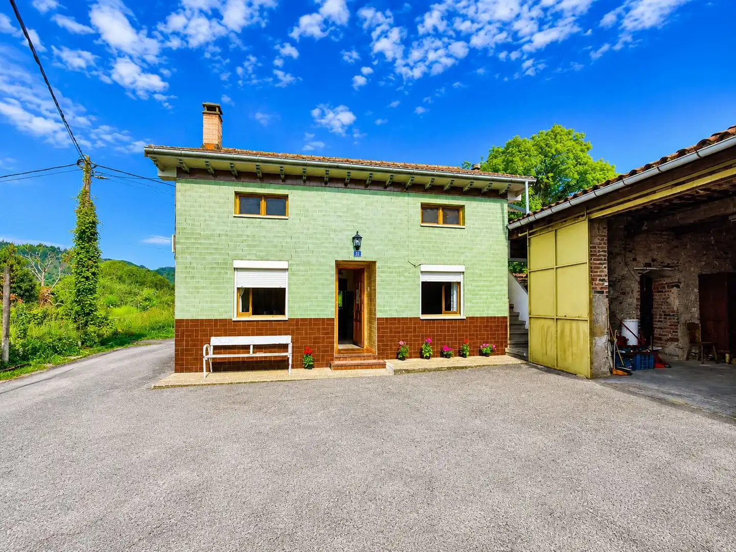 Casa amb jardí en venda a Candamo