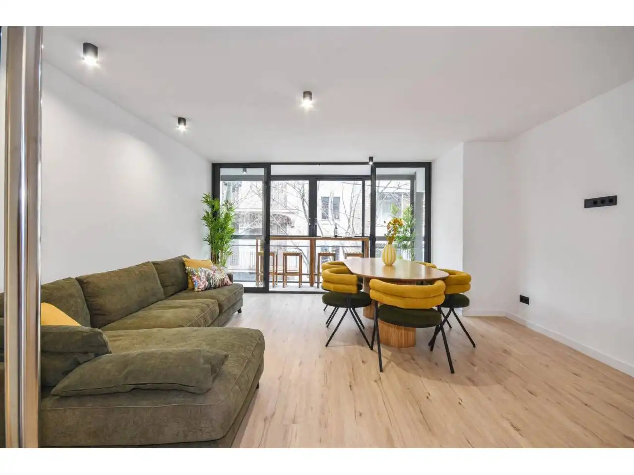 Sala de estar de Piso en venta en Barcelona con Calefacción, Parquet y Balcón