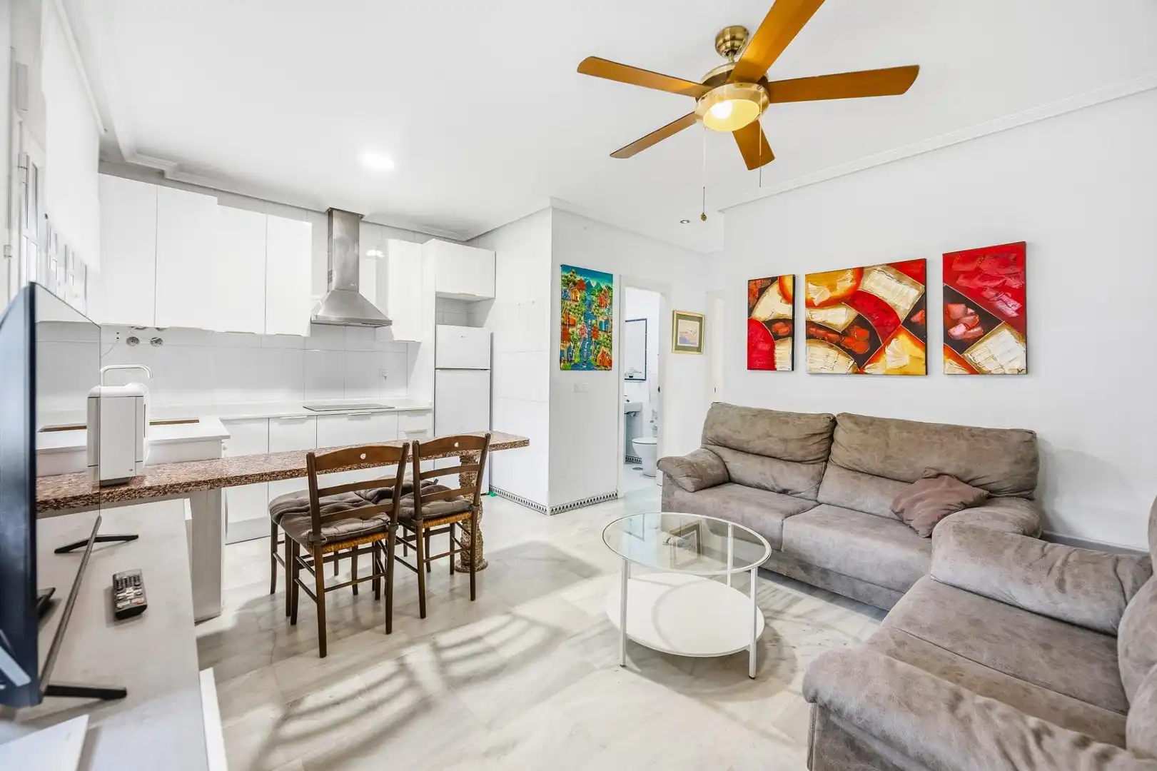 Sala de estar de Apartamento en venta en Chiclana de la Frontera con Jardín privado, Terraza y Amueblado