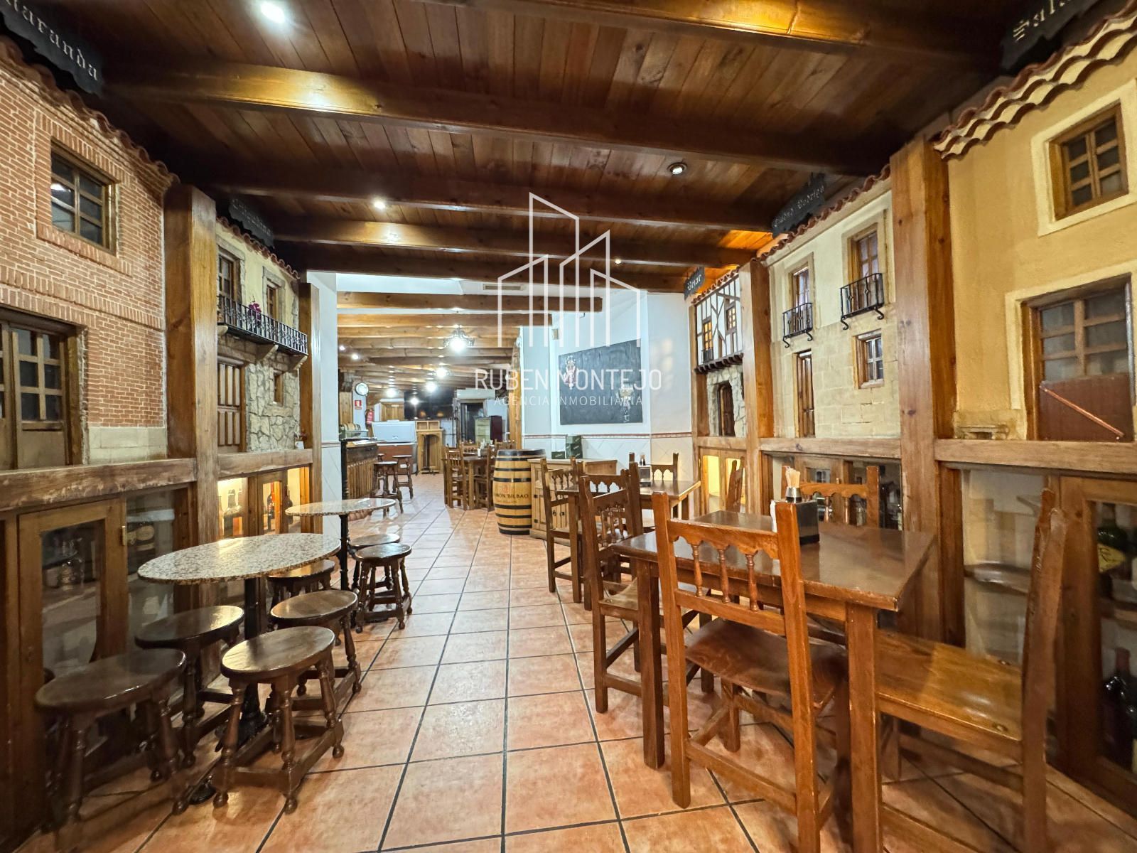 Premises for sale in Salamanca Capital  with Furnished