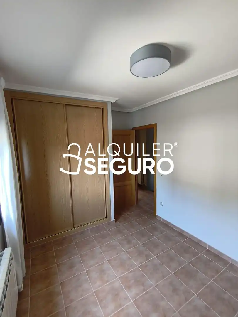 Habitación de Casa o chalet de alquiler en La Adrada  con Calefacción y Trastero