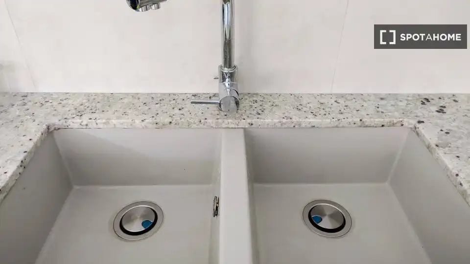 Cocina de Apartamento para compartir en Valencia con Aire acondicionado, Terraza y Amueblado