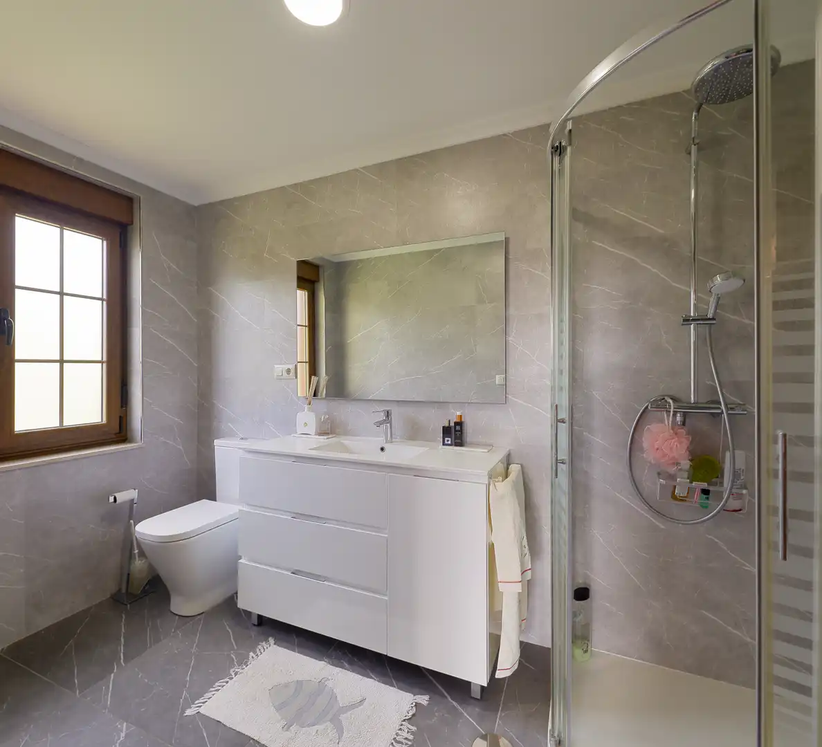 Baño de Casa o chalet en venta en Gijón  con Calefacción, Parquet y Terraza