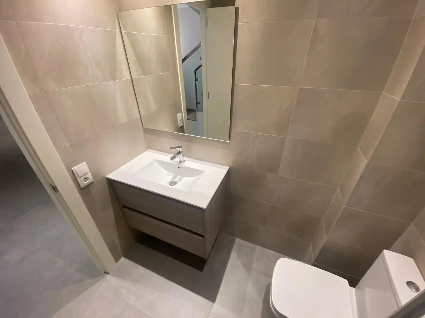 Baño de Casa adosada en venta en Vic con Calefacción, Jardín privado y Terraza