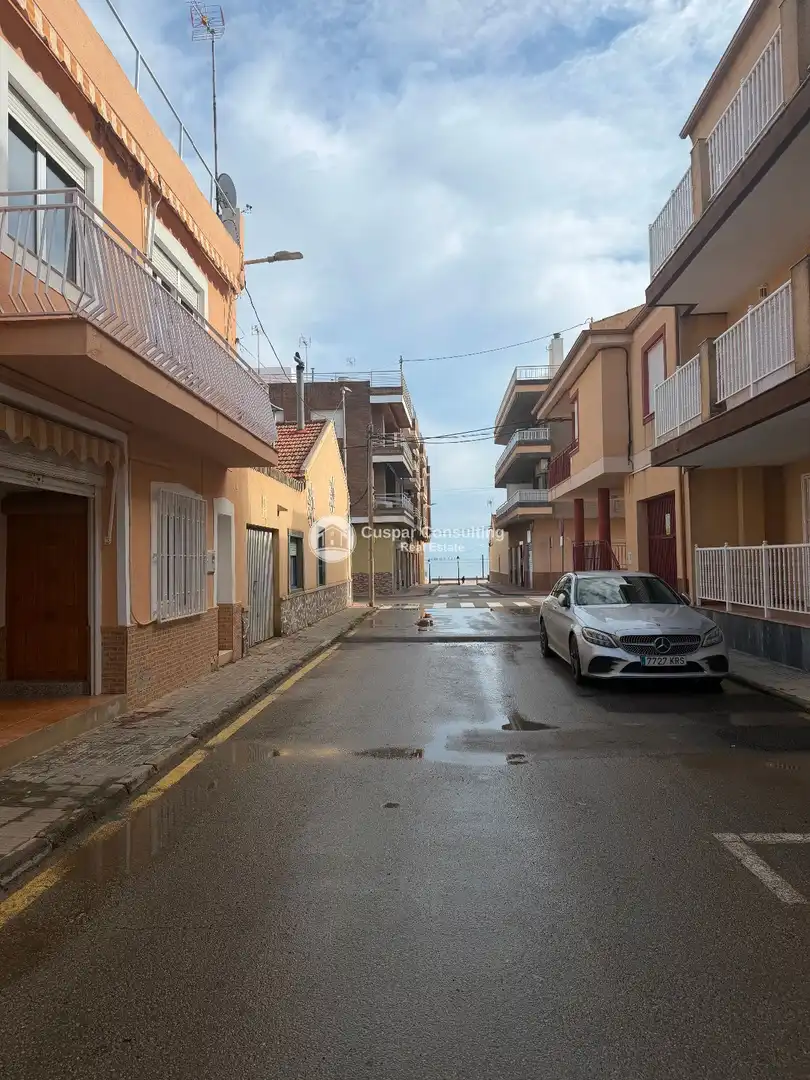 Vista exterior de Apartamento en venta en Los Alcázares con Calefacción y Terraza