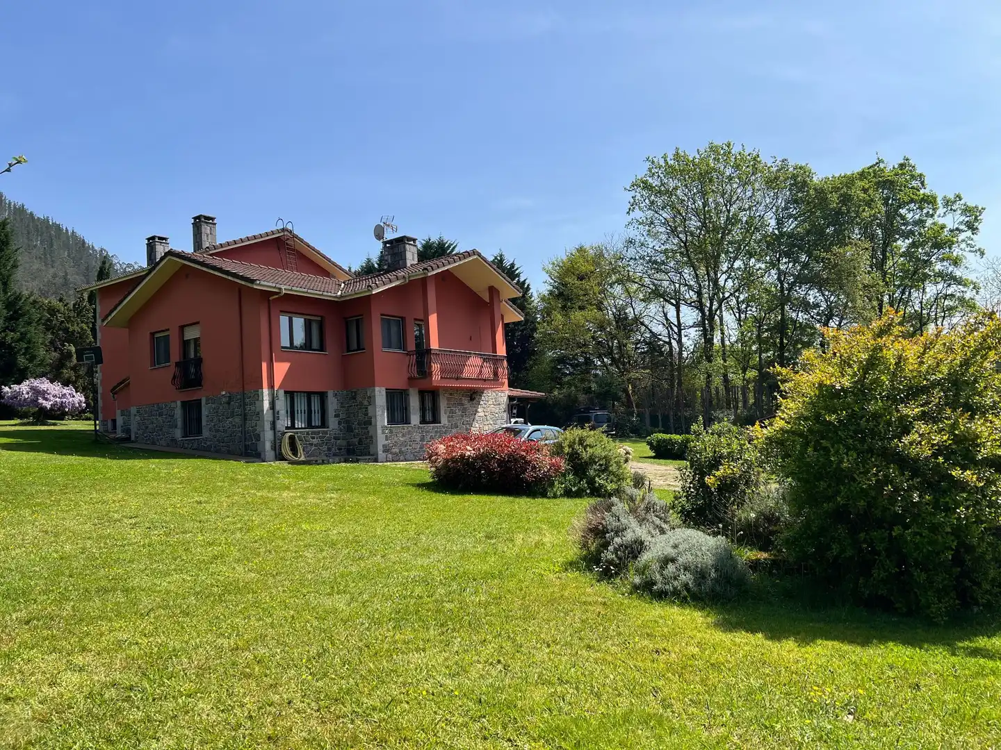 Vista exterior de Casa o chalet en venta en Cangas de Onís con Calefacción, Jardín privado y Amueblado