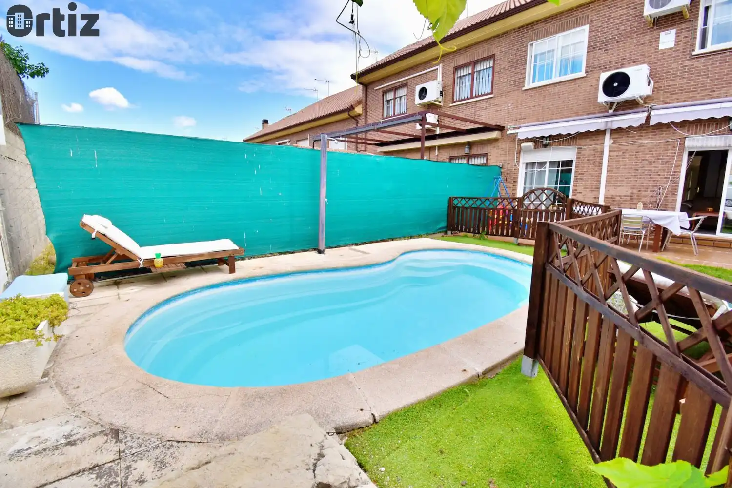 Piscina de Casa o chalet en venta en Loeches con Aire acondicionado, Calefacción y Terraza