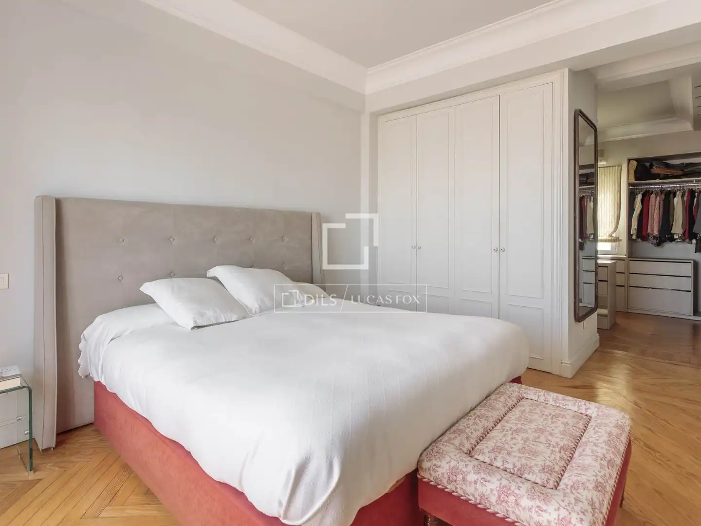 Bedroom of Attic for rent in Madrid  with Air Conditioner, Heating and Parquet flooring