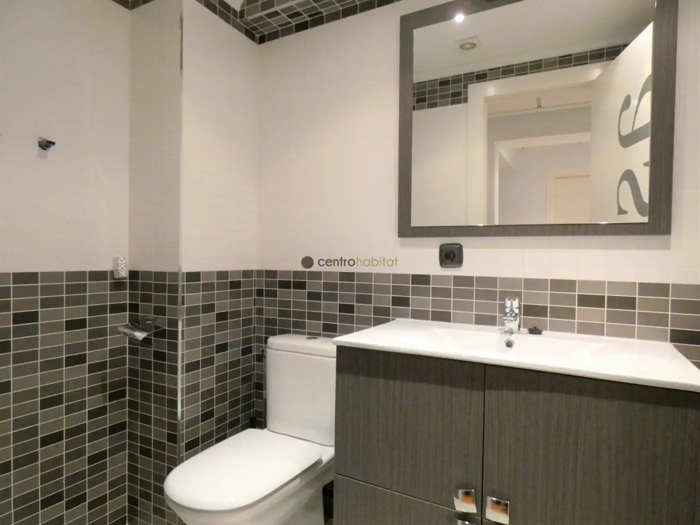 Baño de Local en venta en Elda con Aire acondicionado