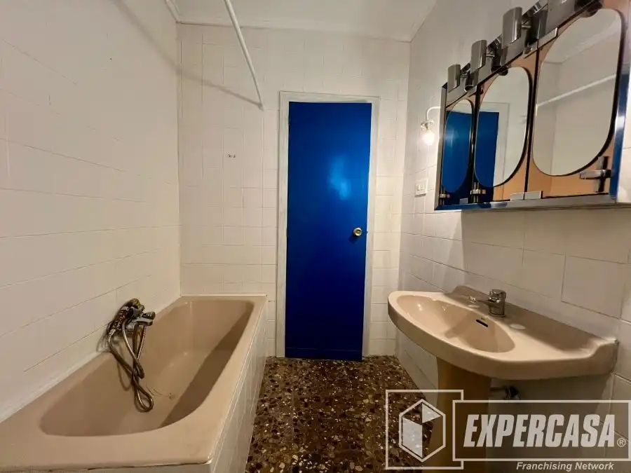 Baño de Piso en venta en Picassent con Terraza