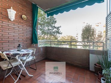 Pis amb balcó en venda a Carrer de Huelva