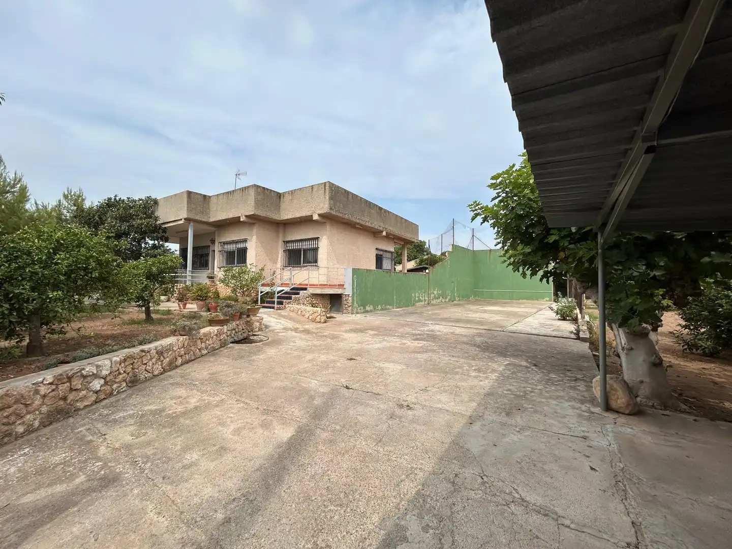 Vista exterior de Casa o xalet en venda en Bétera amb Jardí privat, Terrassa i Piscina