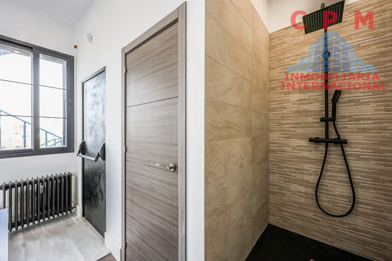 Bathroom of Flat for rent in Madrid  with Air Conditioner, Heating and Parquet flooring