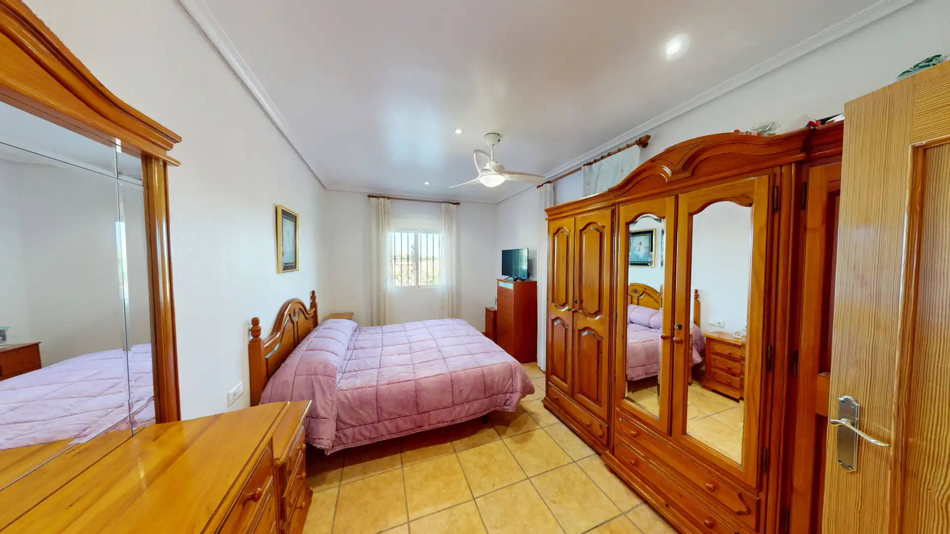Dormitori de Casa o xalet en venda en Elche / Elx amb Aire condicionat, Jardí privat i Terrassa
