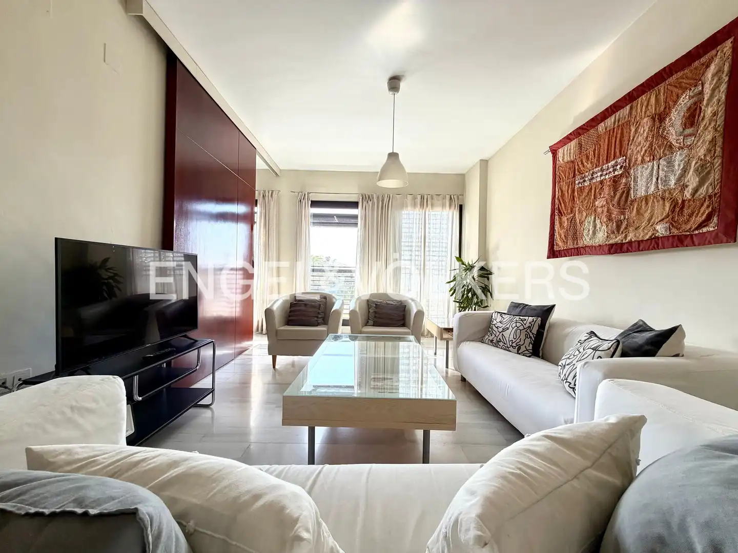 Living room of Flat for rent in Sevilla  with Air Conditioner, Heating and Storage room