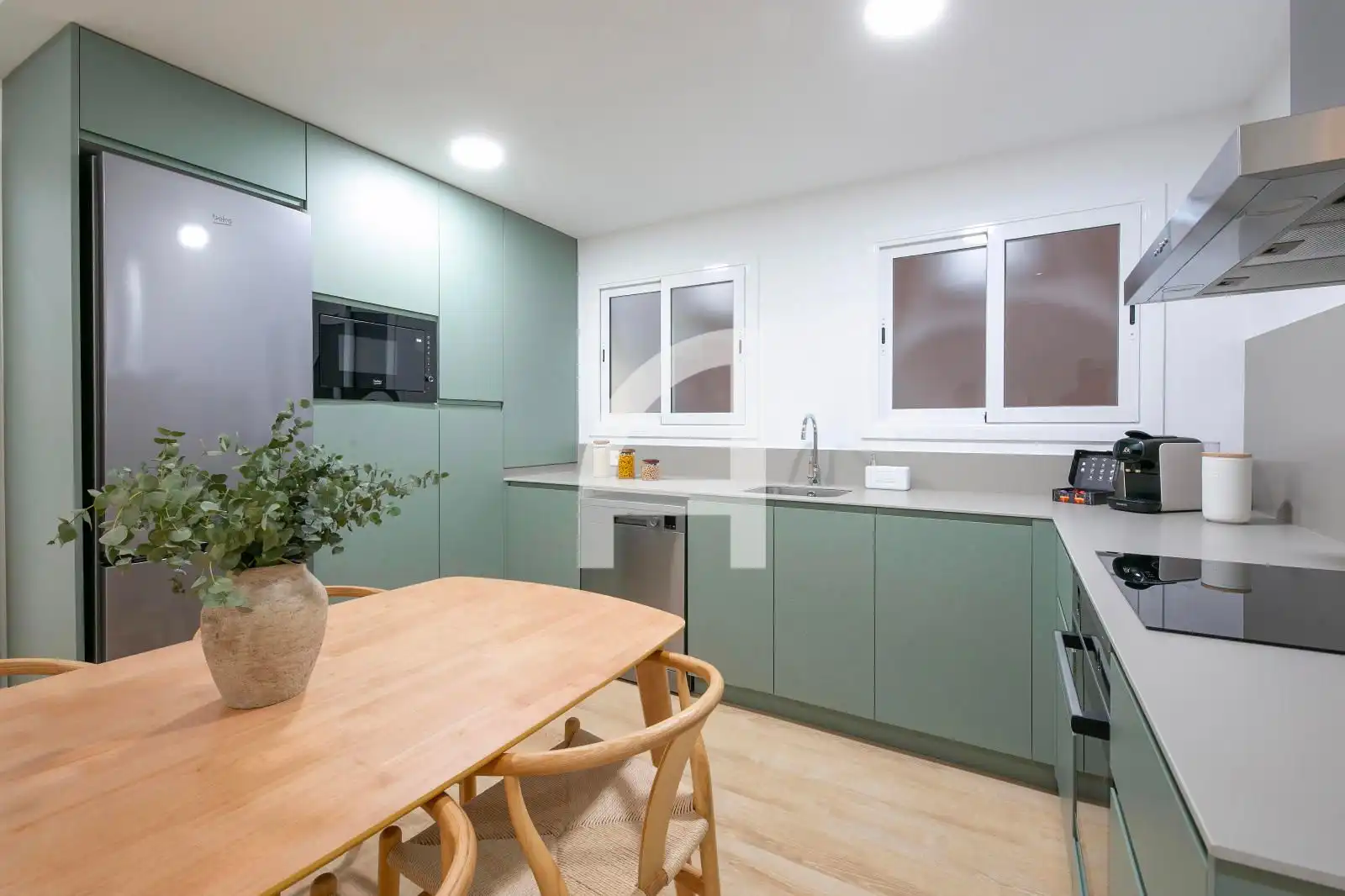 Küche von Wohnung zum Verkauf in Barcelona mit Klimaanlage, Heizung und Parkett